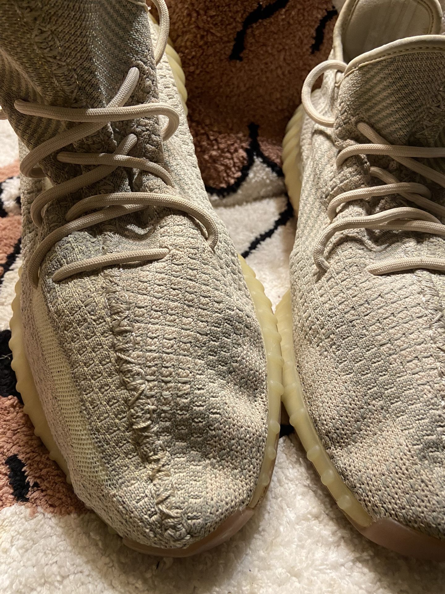 Pre Loved Originals, adidas Men's Yeezy Boost 350 V2 Shoes