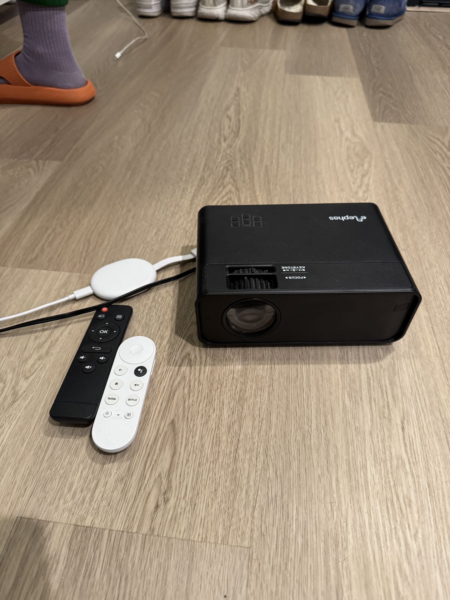 Projector & Chrome Cast