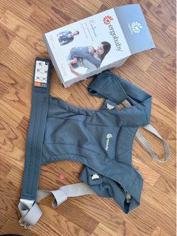 Ergobaby Embrace in Slate Blue and like-new/no stains
