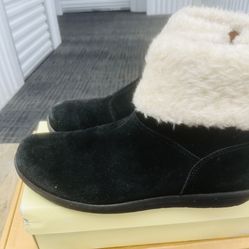  Vionic Boots 7.5 Black