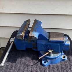 Yost Model 465 6-1/2 inch utility bench vise