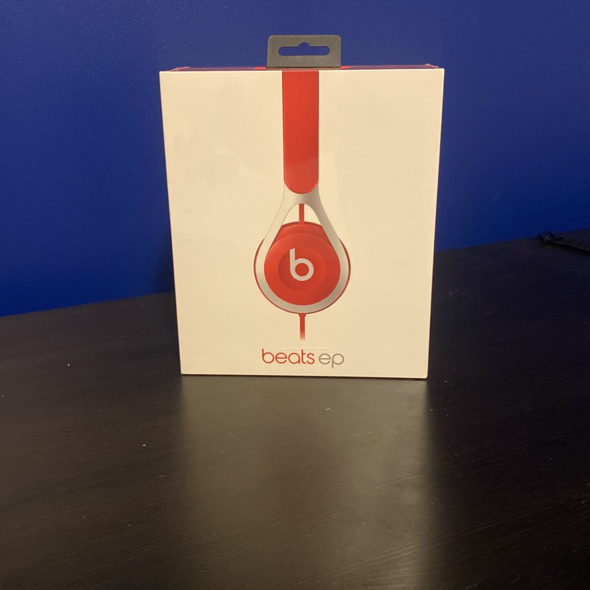 Beats Ep Wired On-Ear Headphones - Battery Free for Unlimited Listening, Built in Mic and Controls - Red