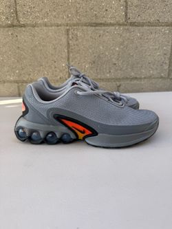 Nike air max Dn shoes kids size 5.5y