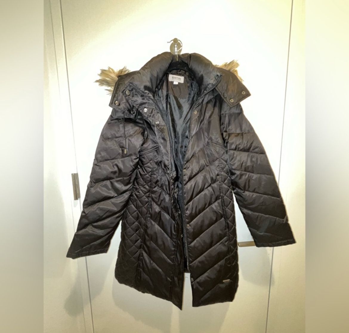 Kenneth Cole Gray Faux-Fur-Trim Chevron Quilted Down Jacket Size S Petite