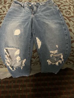 Forever 21 ripped jeans