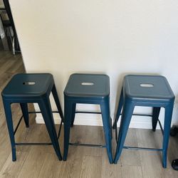 Flash Furniture ET-BT3503-24-AB-GG 24" Distressed Antique Blue Stackable Metal Indoor / Outdoor Backless Counter Height Stool with Square Drain Seat