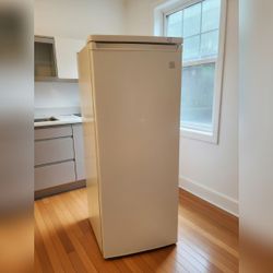 Kenmore 6CU Standing Freezer - Good - New York, NY