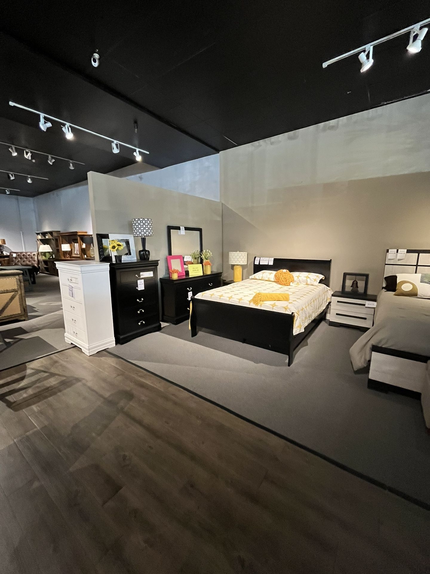 Black 4PC Queen Bedroom Set