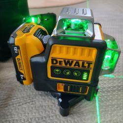 DeWalt 360 Leaser Level With Battery 