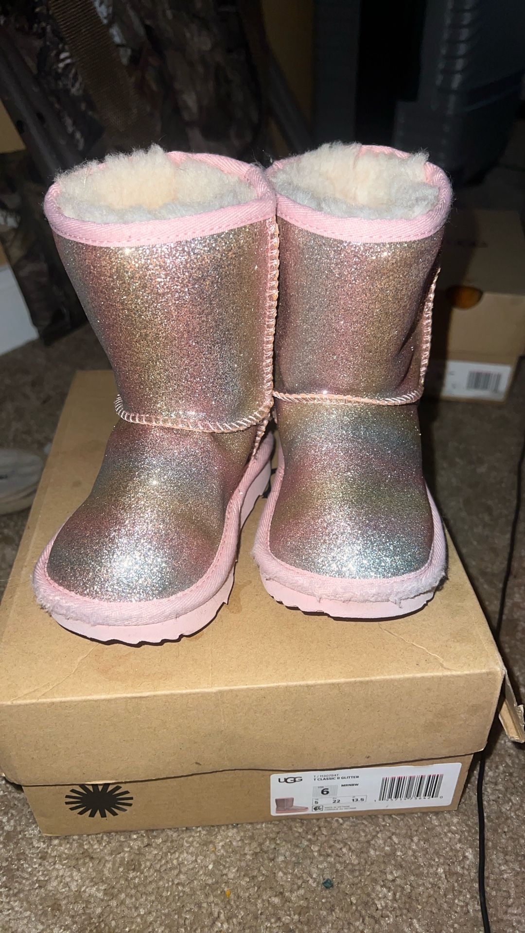 Ugg Glitter Boots - 6c