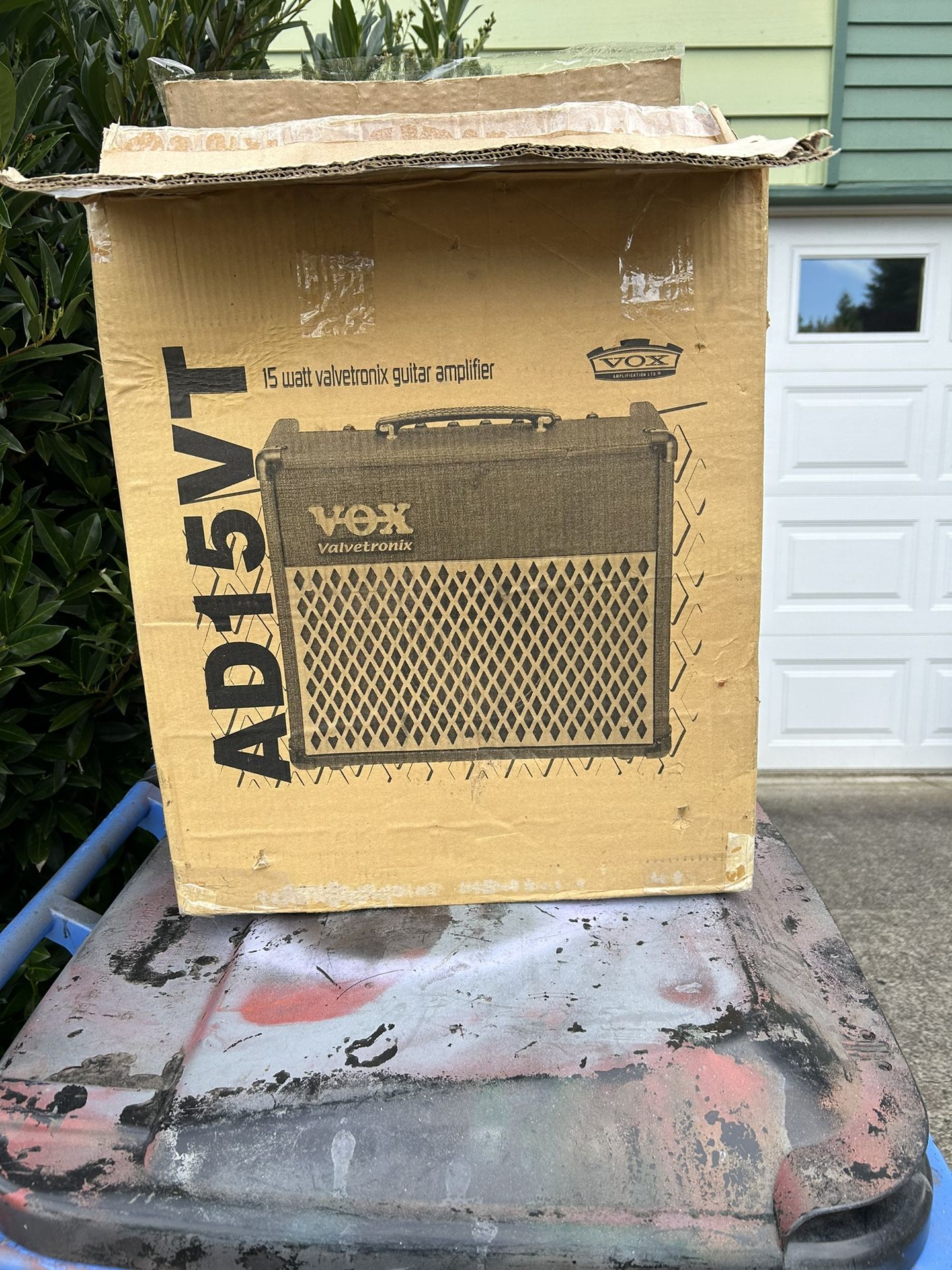 New - Vox AD15VT Guitar amp with many effects. Brand new