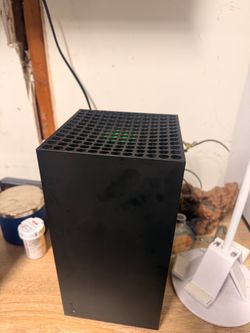 X box series x with three controllers and online headset