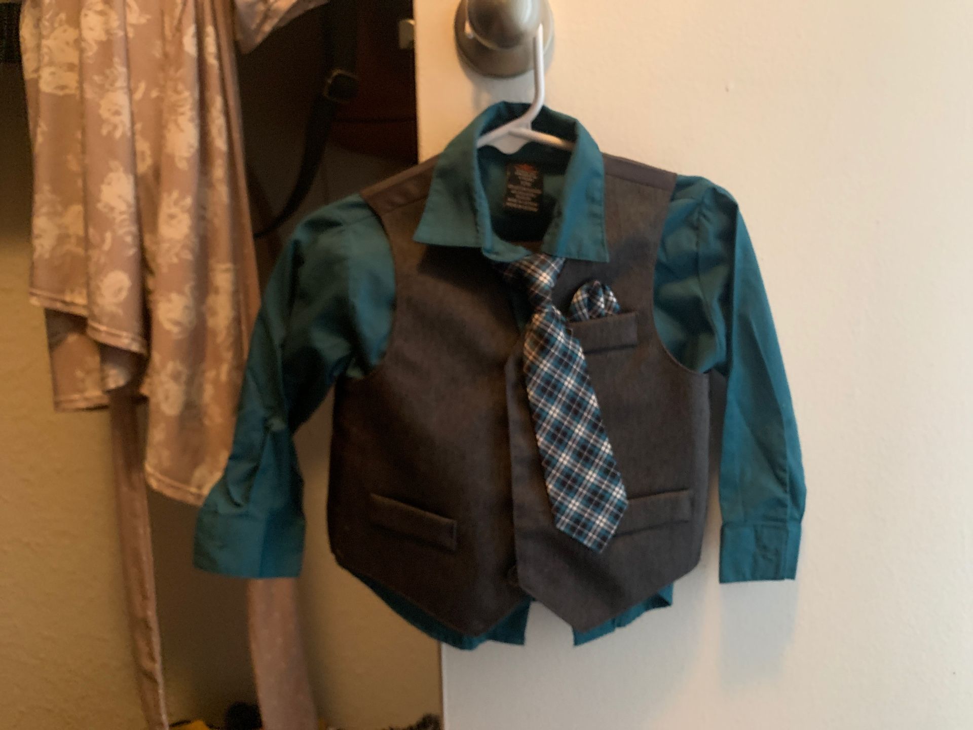 12 mths suit with clip on tie