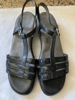NEW SAS HUGGY BLACK SANDALS