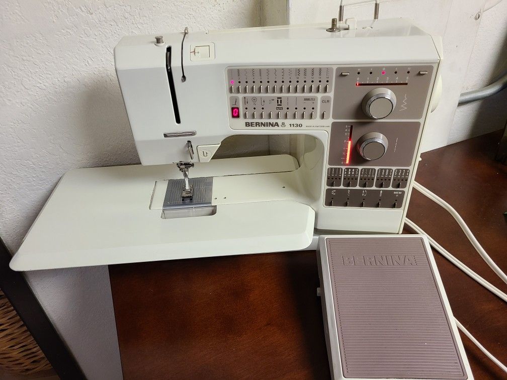 $600 Bernina 1130 Sewing machine. Works perfectly! LOCATED IN RANCHO CUCAMONGA CALIFORNIA NO DELIVERY AVAILABLE
