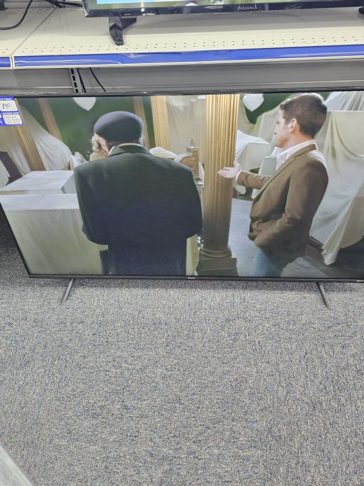 Hisense 58" Roku Smart TV With Remote. ASK FOR RYAN. #4(contact info removed)393-01