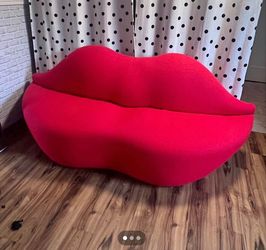 Red Lips Shape Sofa Couch