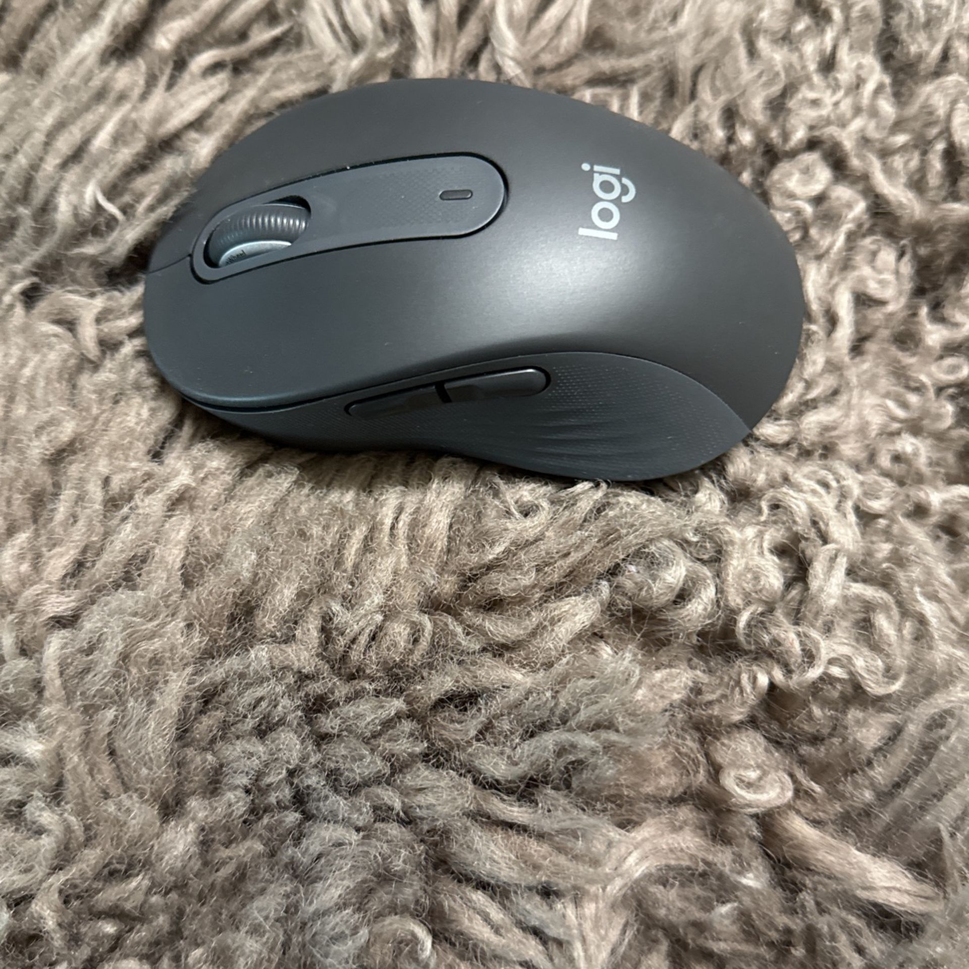 THE M650 FOR BUSINESS WIRELESS MOUSE