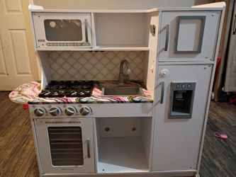 Play kitchen