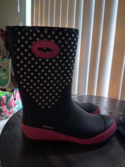 Size 6 new boots