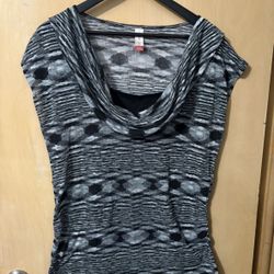 No Boundaries Women’s Cowl Neck Shirt