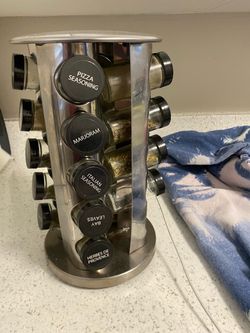 Spinning spice rack