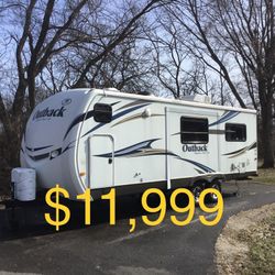 2011 Outback Sleeps 8 Bunkbeds Outside Kitchen One Owner VERY CLEAN Ready for Camping…