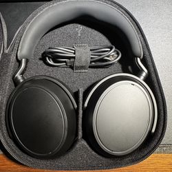 Sennheiser Momentum Mark 4 Noise Canceling 