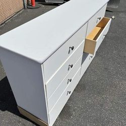 8 Drawer White Color 