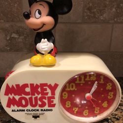 Vintage Mickey mouse clock radio