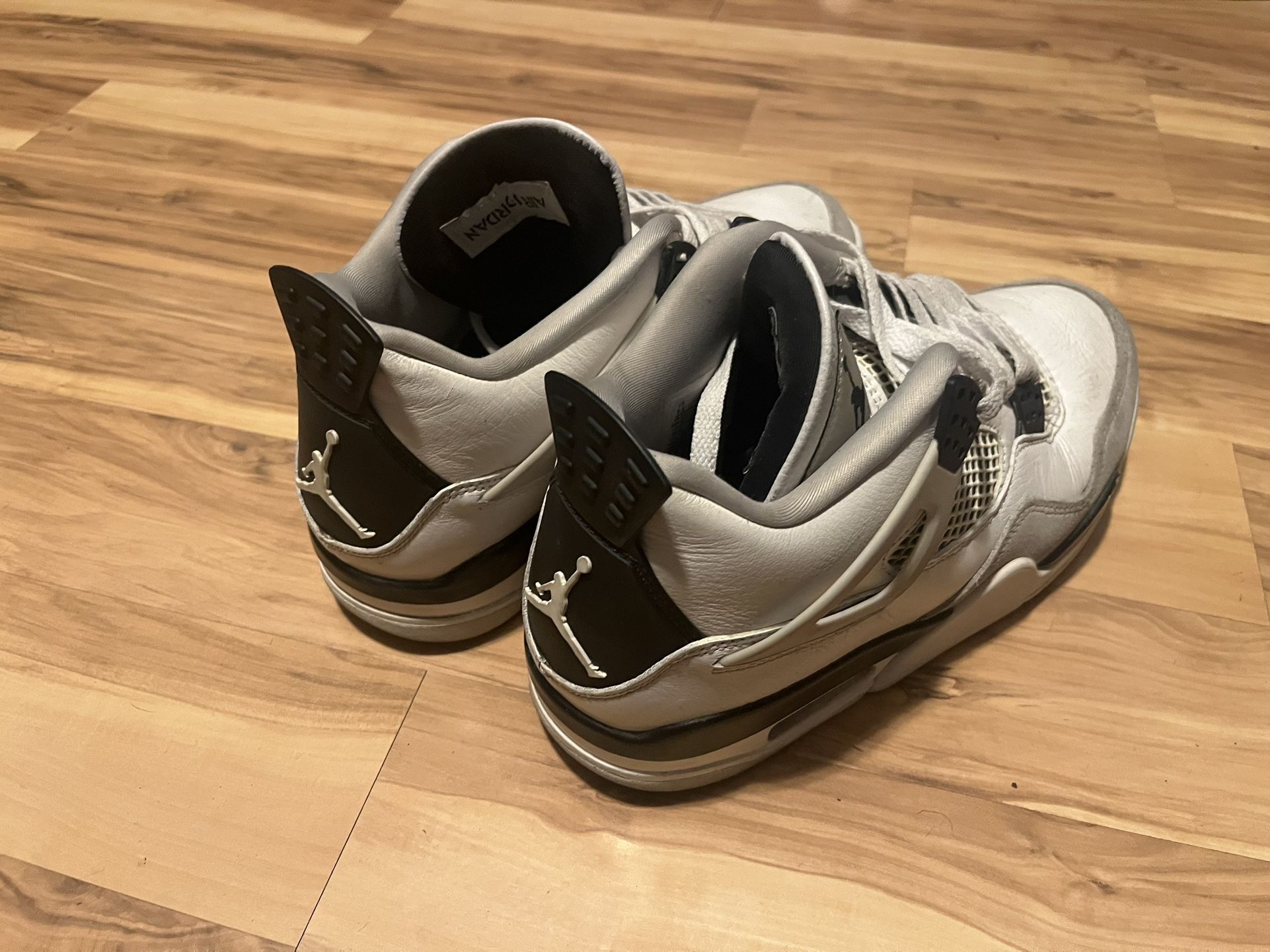 Jordan 4s