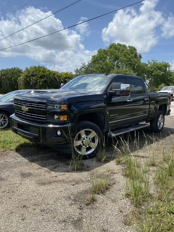 2017 Chevy Silverado 2500 Diesel 4x4 for Sale in Fort Lauderdale, FL