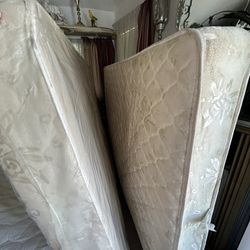 FREE QUEEN MATTRESS & BOX SPRING
