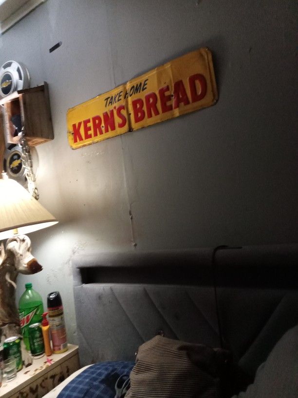 Dec 1955 Kerns Bread Sign 