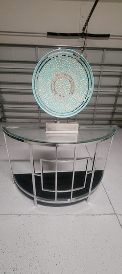 Decoration Table From Kanes Barley With Decoration Piece Almost New