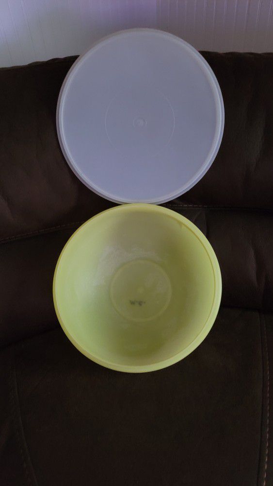 2 Extra Large TUPPERWARE 274-5 BOWL Seal Tight Lid 20 CUPS YELLOW Fix n Mix