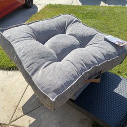High Quality Dog Bed (Never Used)