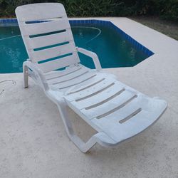 Pool Chaise Lounge Chair Outdoor Patio Adjustable Chair White