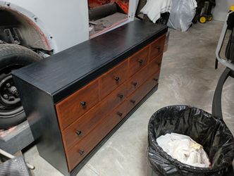 2 Dressers, Night Stand, And Bedframe.