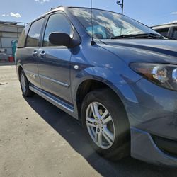 2005 Mazda MPV