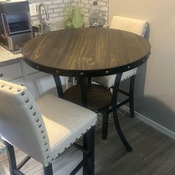 Bistro Table With 2 Chairs