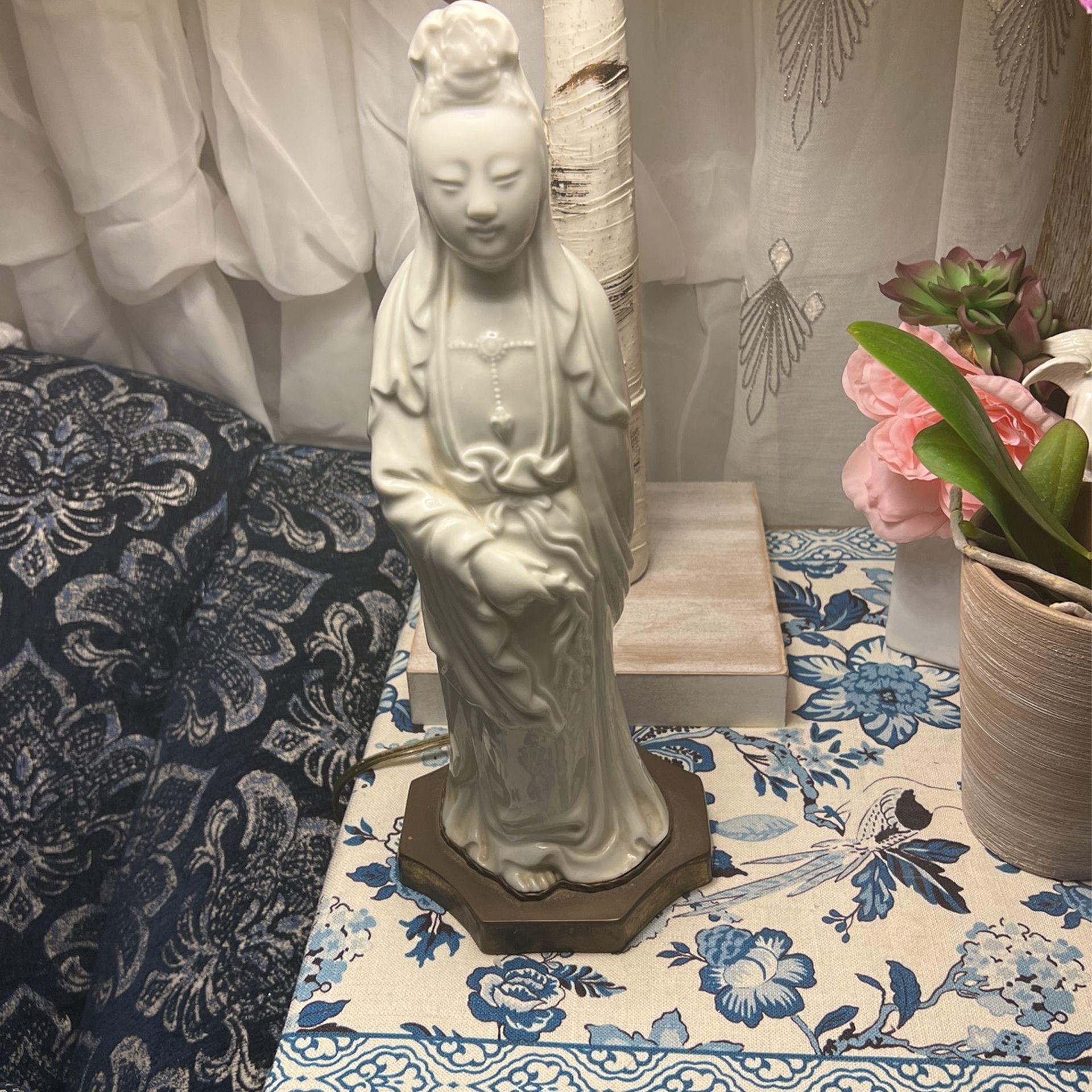 Vintage Porcelain Statue Table Lamp