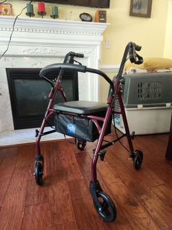 Walker foldable with seat