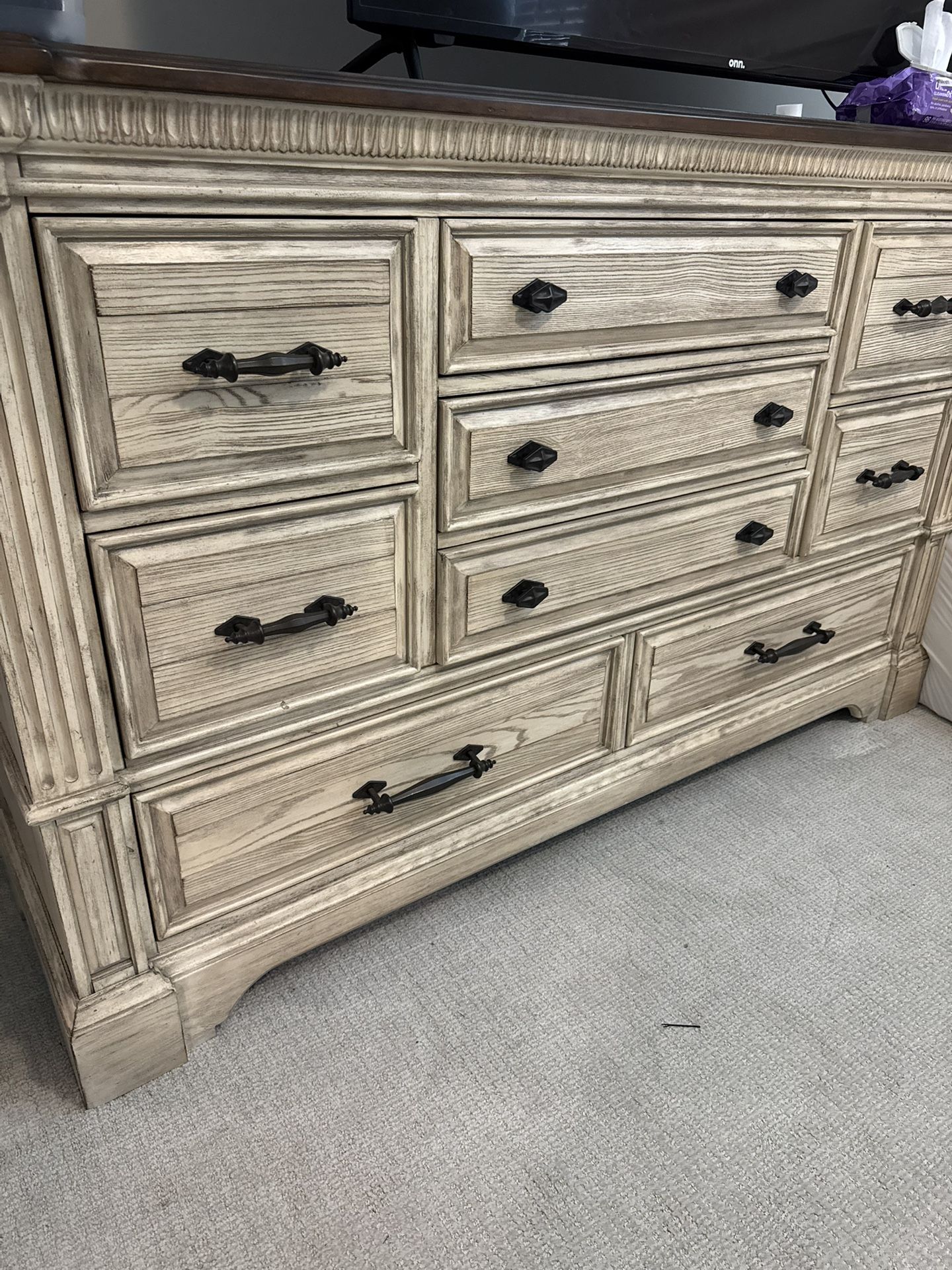Dresser W/mirror