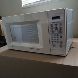 GE Turntable Microwave 