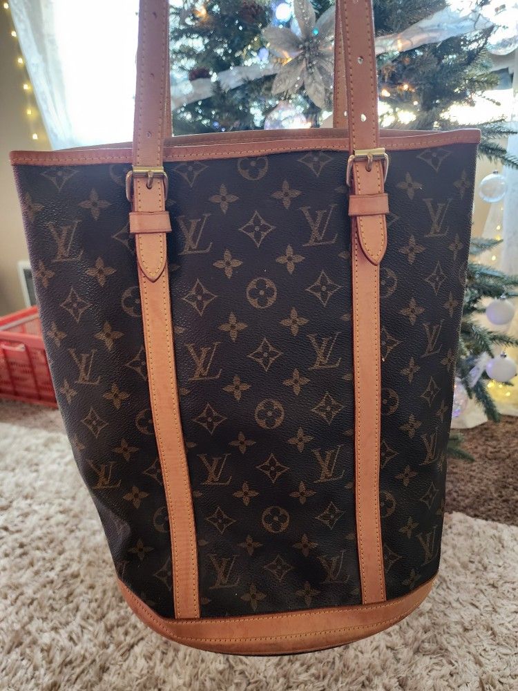 Large Luis Vuitton Bag
