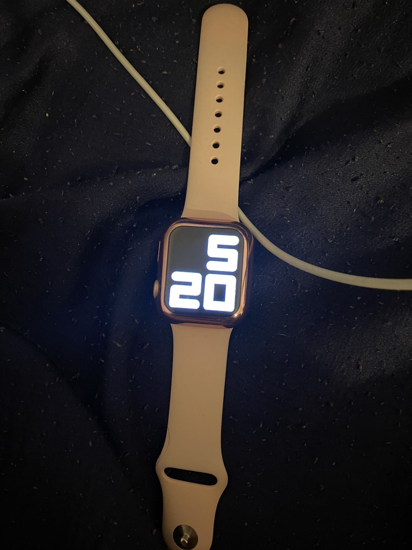 Series 5 Apple Watch 40MM