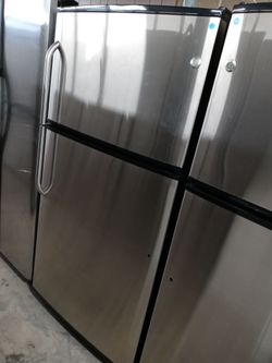 GE stainless steel top freezer refrigerator - Free delivery