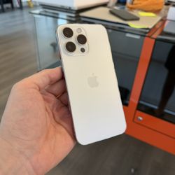 Apple iPhone 14 Pro Max 512GB Unlocked to any carrier! 90 day warranty! We offer financing!