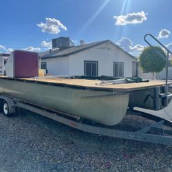 Renovated 24ft SunToon Pontoon Boat w/ 115HP Mariner + Trailer 